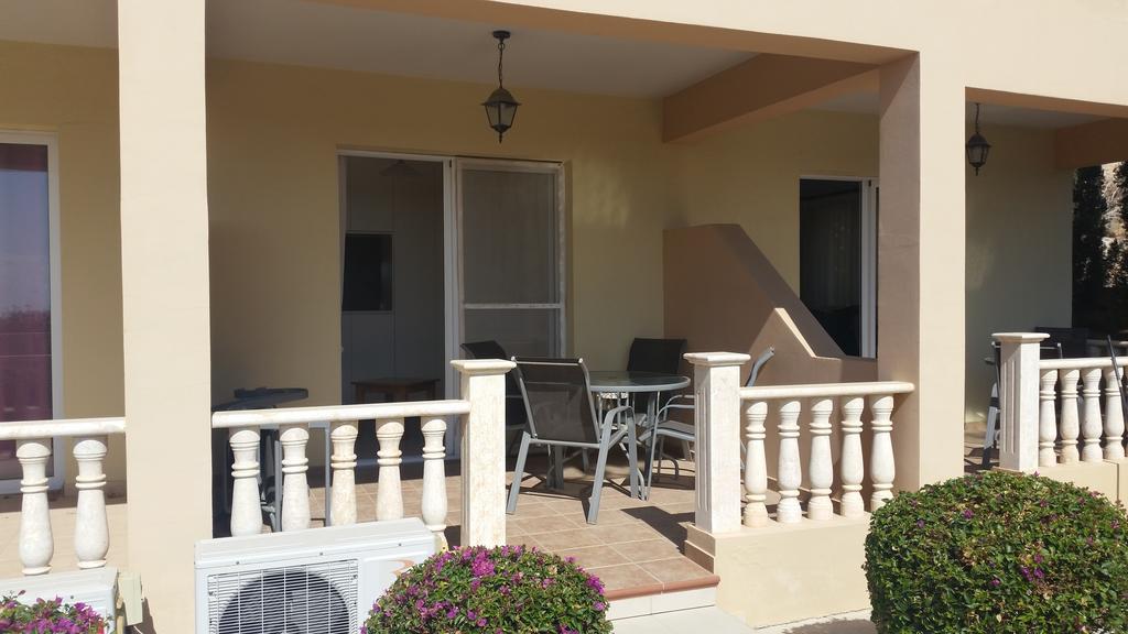 Panorama Court Apartment Paphos Exterior foto